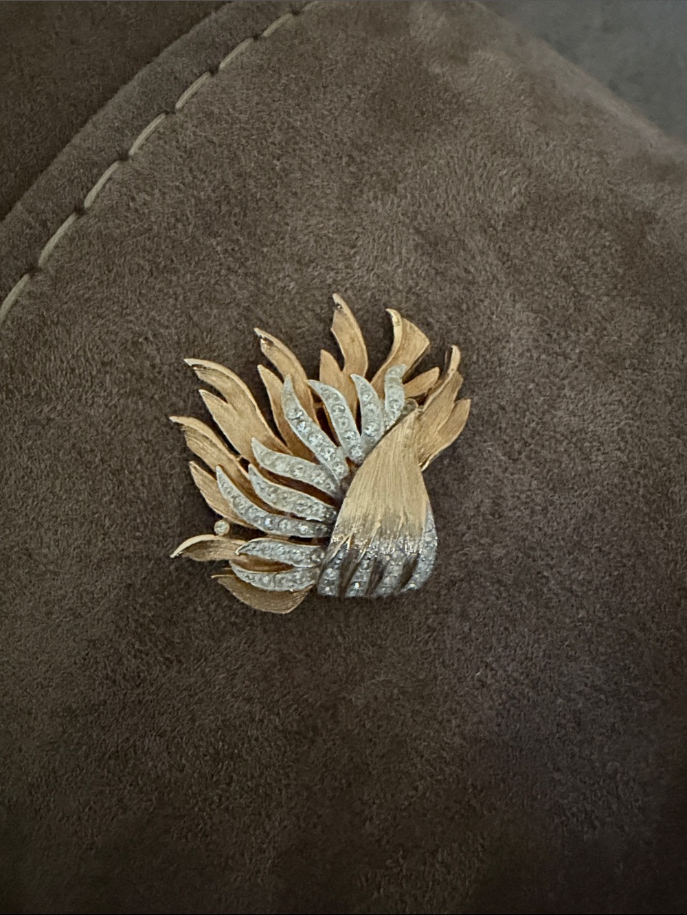 Vintage Vendome gold tone brooch
